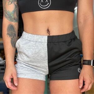 Salty Savage Splice Color Block Sweatshorts in Gray/Black Size Small